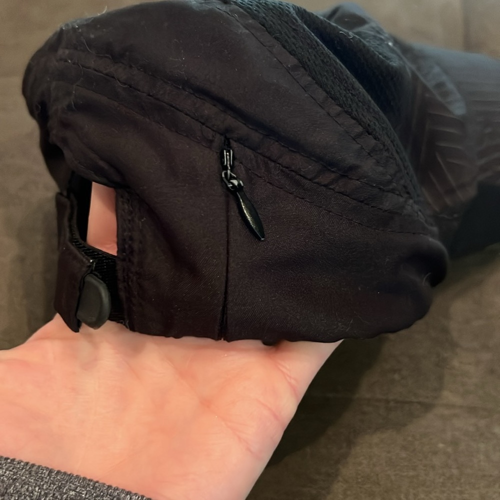 Lululemon hat - Picture 3 of 5